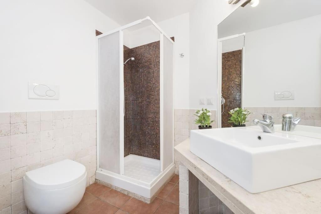 Stylish Loft - Colosseum 4 Min Walk -3 Beds -sleeps Up To 6 People Apartment Rom