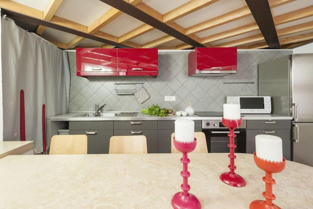 Stylish Loft - Colosseum 4 Min Walk -3 Beds -sleeps Up To 6 People Rom