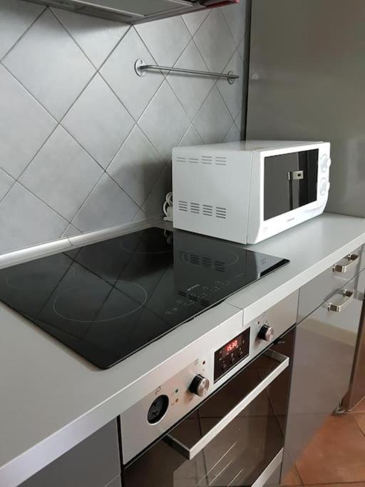 Stylish Loft - Colosseum 4 Min Walk -3 Beds -sleeps Up To 6 People Rom