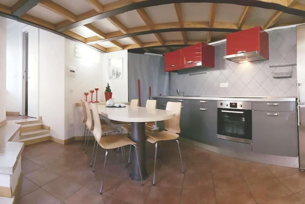 Stylish Loft - Colosseum 4 Min Walk -3 Beds -sleeps Up To 6 People Apartment Rom